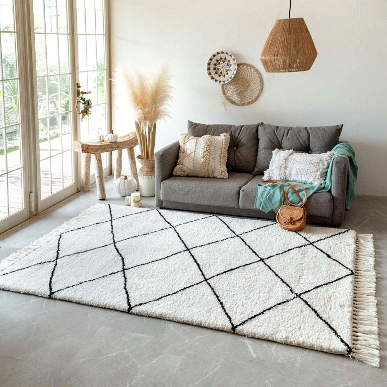 手織りで仕上げたような、アナログで味わい深い風合いが魅力のラグシリーズ