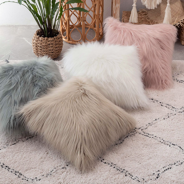 ロングファー クッションカバー[ ベージュ / ピンク ]