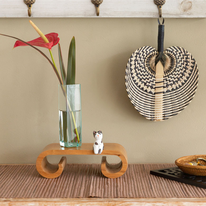 アジアンにも和テイストにもマッチし、お気に入りのオブジェを引き立てます。。