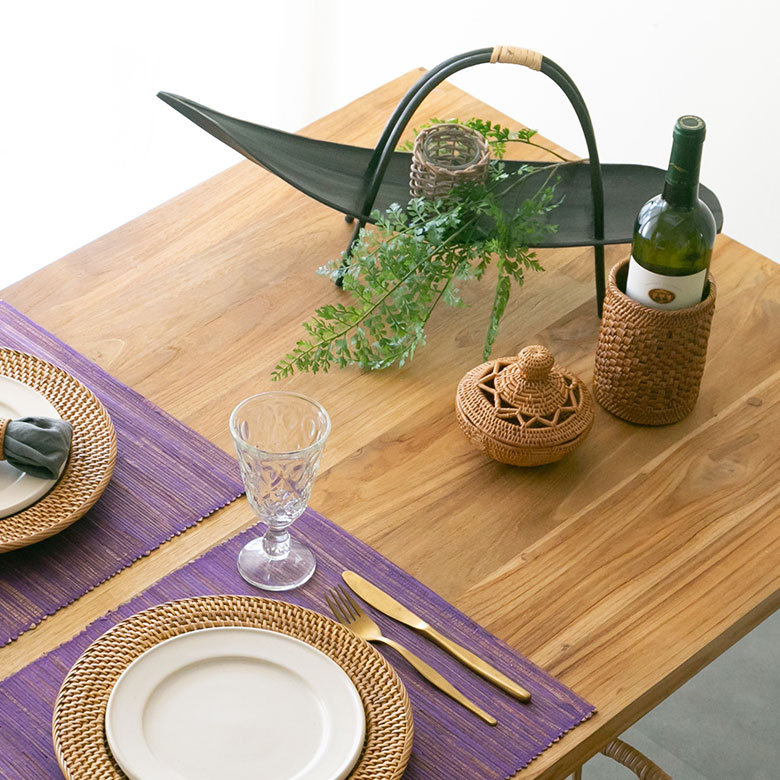 アタで編まれたマジックポット型の小物入れ