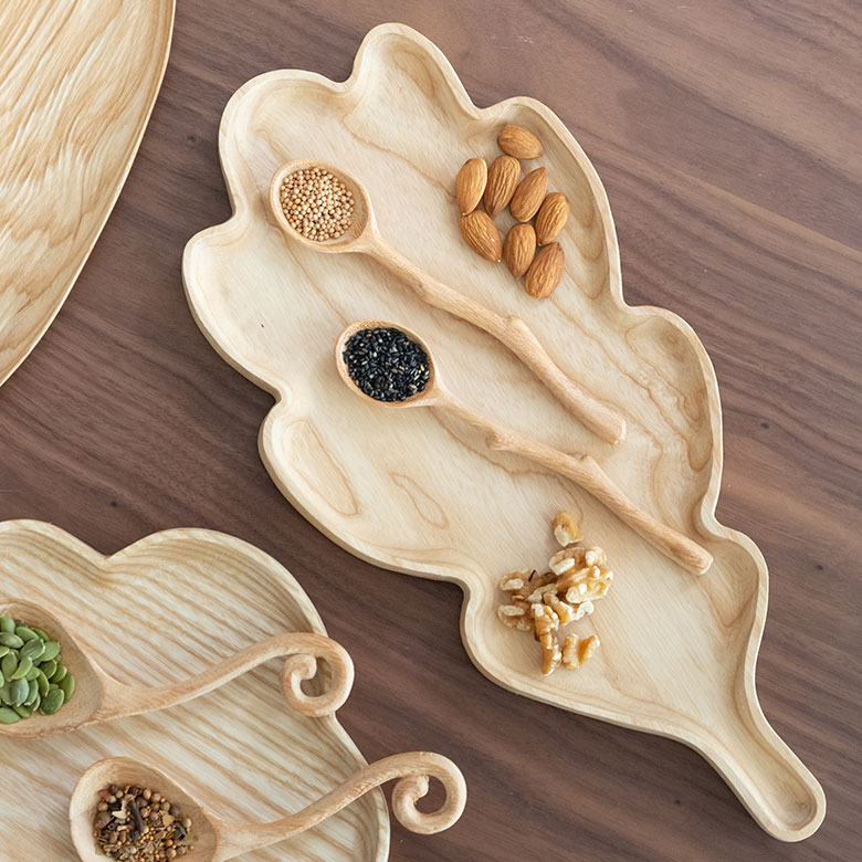 木製で温かみのある仕上がり