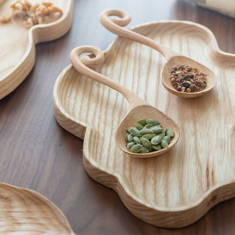 木製で温かみのある仕上がり