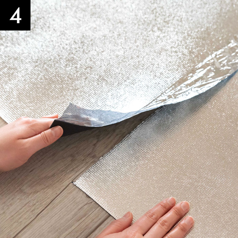 シートをつなぐ場合は、シート端にある耳の部分を重ねます