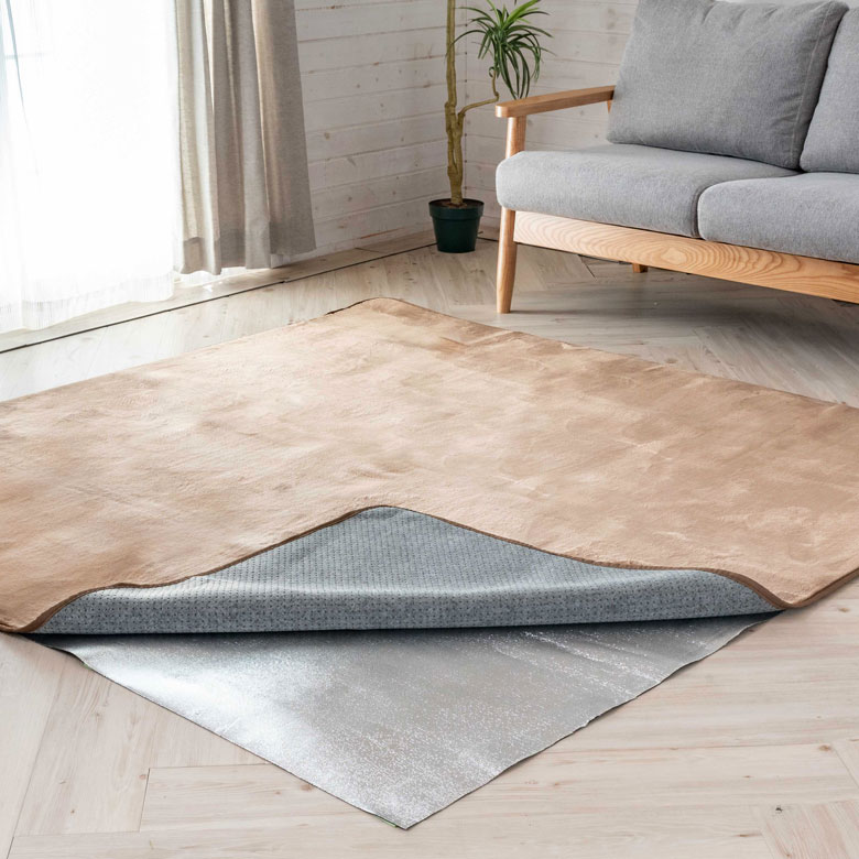 床からの冷気を軽減することができます