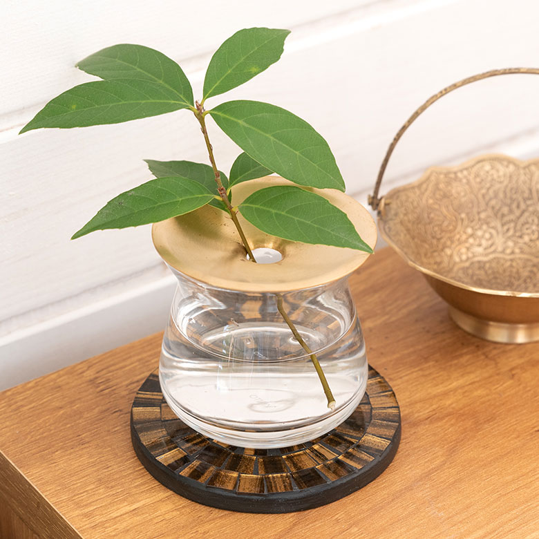 ちょっとした場所にかわいく飾れます。