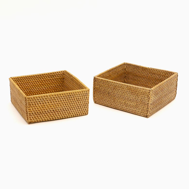 商品によって色・形が異なります。ハンドメイドの味わいをお楽しみください。