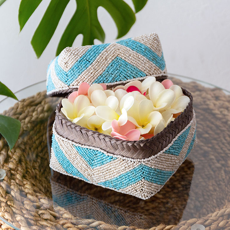 小物入れとしてはもちろん、高級感のあるデザインなのでそのままオブジェとして飾れば、ひと味もふた味も違ったバリの雰囲気を楽しめます。