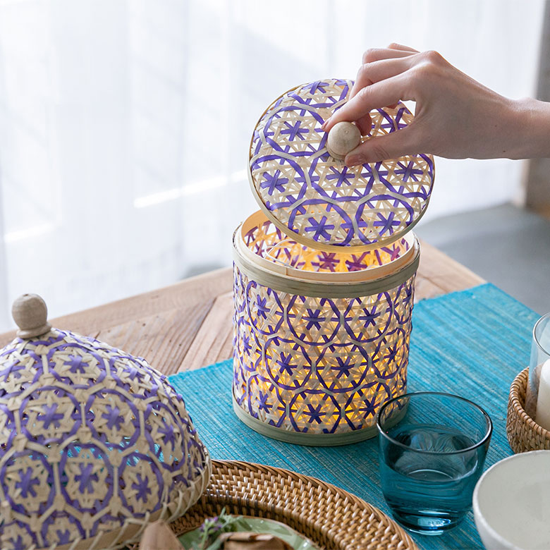 竹でできた筒型ラウンドケース