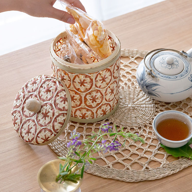 華やかで存在感たっぷりのカラー