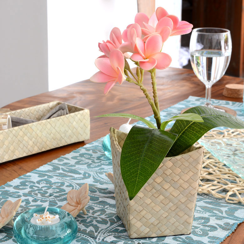 3色展開なので組み合わせてカラフルに飾るのもおすすめです。