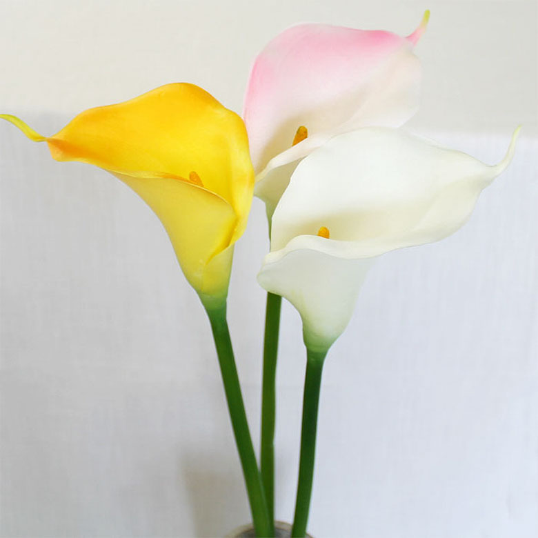 トロピカルフラワーを枯れないリアルな造花植物としていつでも楽しめるのがアーティフィシャルフラワーです。