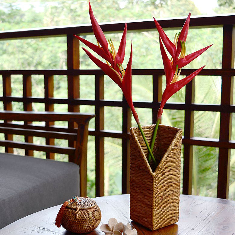 リアルな造花植物としていつでも楽しめるのがアーティフィシャルフラワーです。