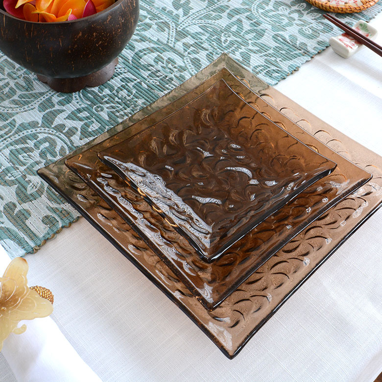 サイズ違いで合わせ使い。テーブルコーディネート。