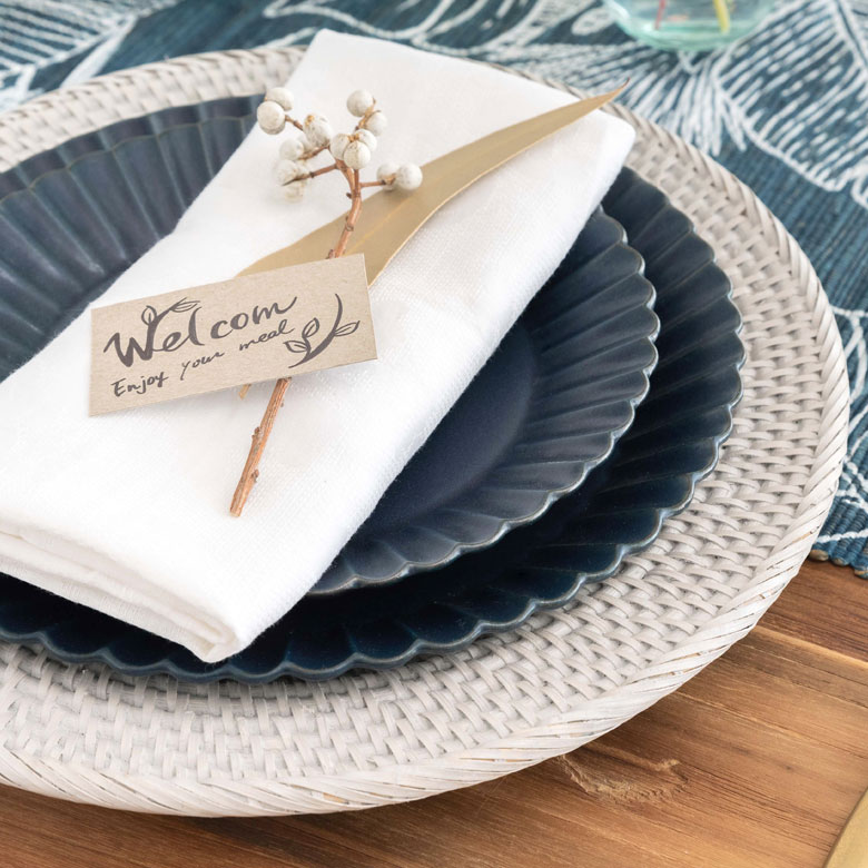 素材そのものの色を活かしたナチュラルカラー