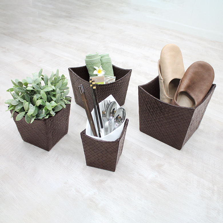 プランターカバーとして使用する場合は、必ず受け皿を使用してください。