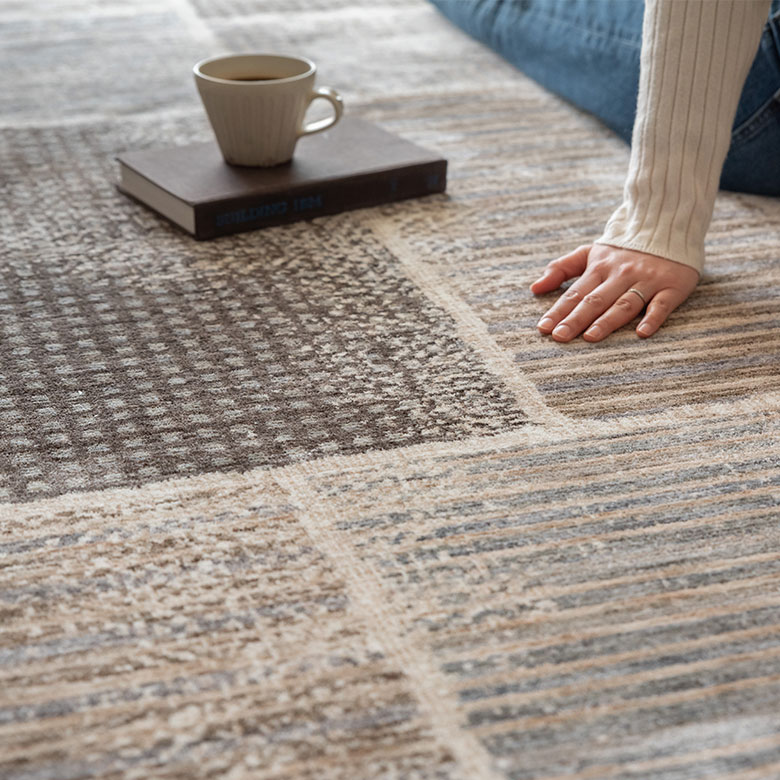 アートのようなデザインラグ