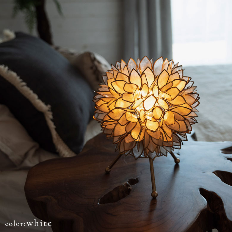 リビングに、寝室に、間接照明として。