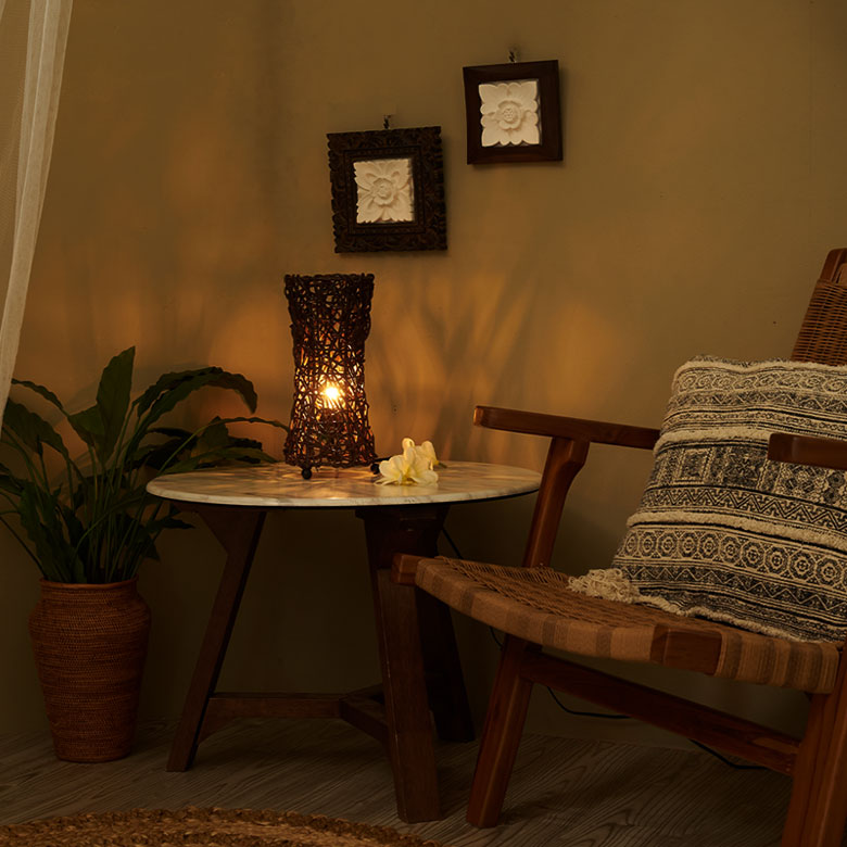 幻想的な光が溢れるグラスランプ