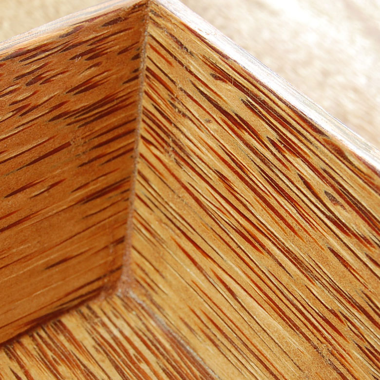 天然素材を使用しておりますので、木目の風合い、色合いなどに個体差がございます。