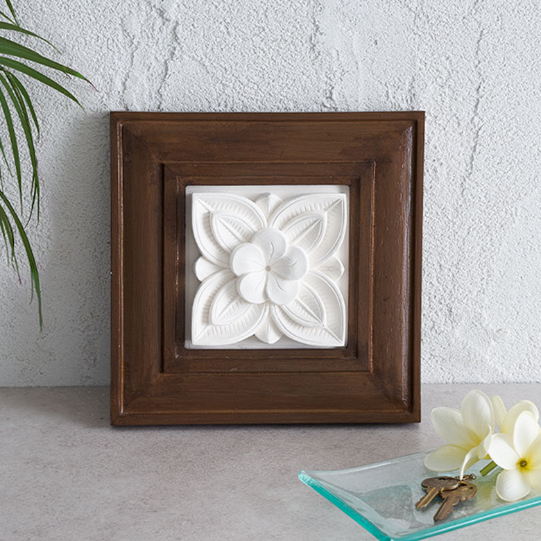 レリーフ置いて飾る