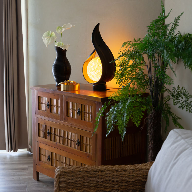 ずっと眺めていられそうな、神秘的な雰囲気