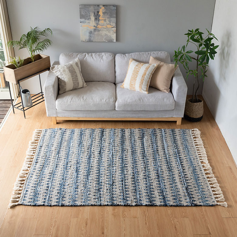 デニムを織り交ぜたラグ