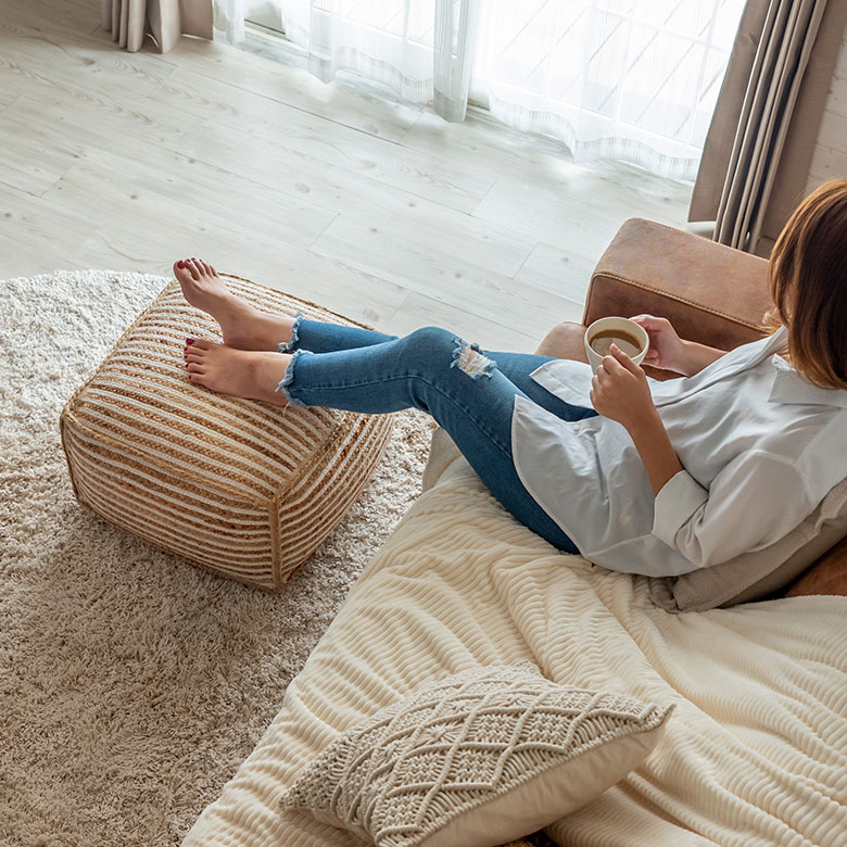 足を置いてオットマンとしても使える