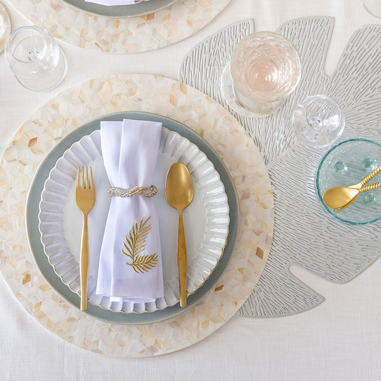 ナプキンリングを添えて