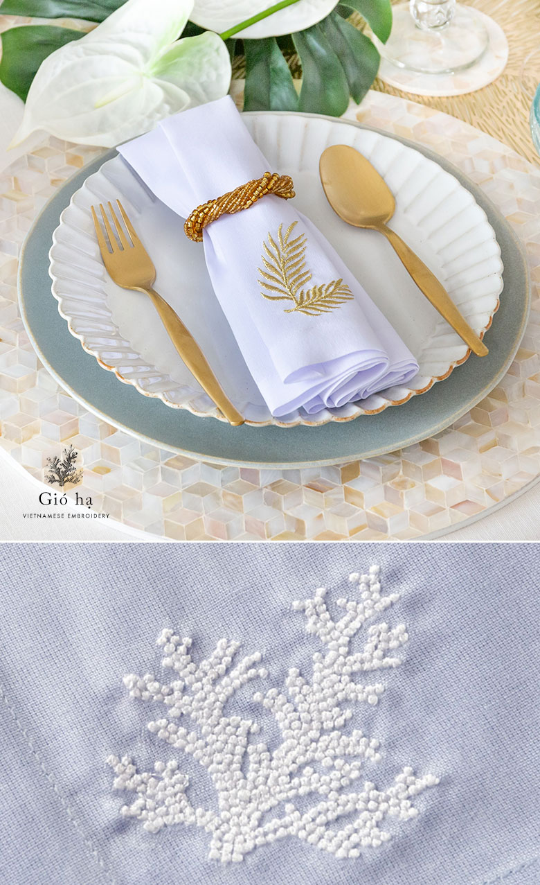 ベトナム刺繍 オリジナルナプキン アイボリー。ライトブルー。
