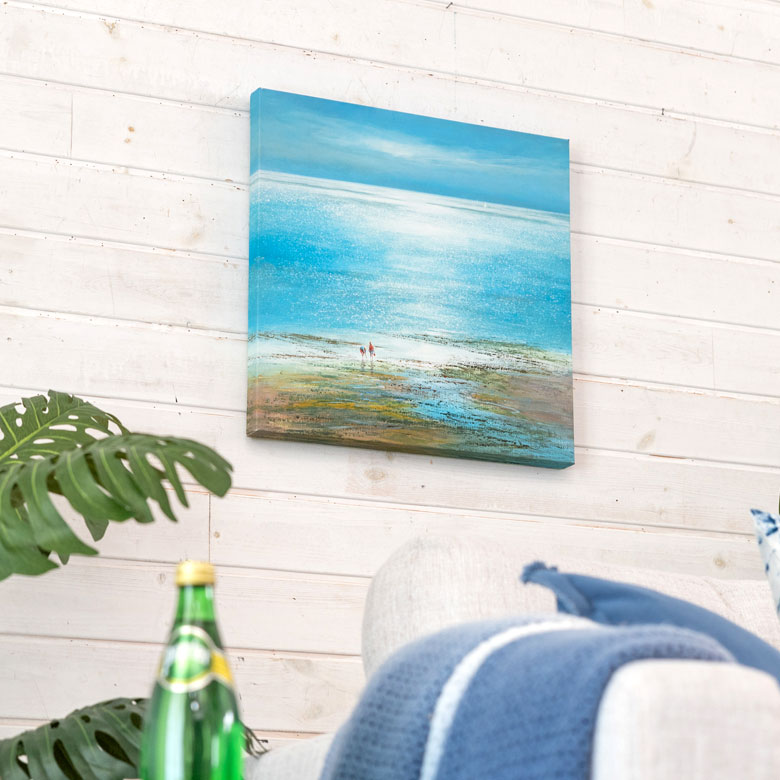 夕暮れの海岸の淡い色合いは、主張しすぎることなくさりげなく飾れます。