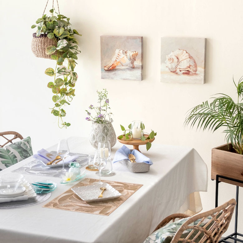 いろんなテイストのインテリアと合わせやすいシェルのウォールパネル