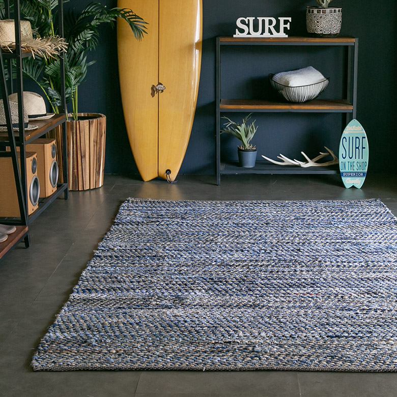 店舗など土足で使用する場所にもオススメ