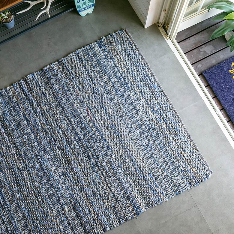 ヴィンテージ風。デニム。ラグ。絨毯。