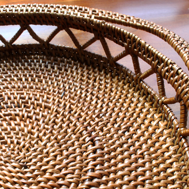 丁寧に編まれた美しい網み模様