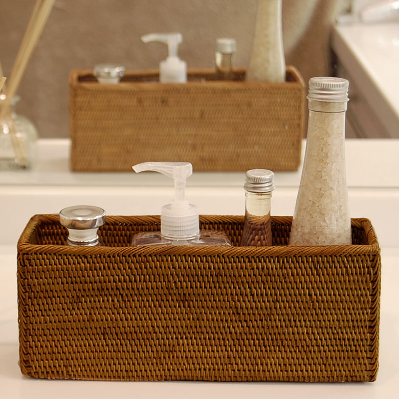 シンプルなデザインで、入れる物を選ばずマルチに活躍