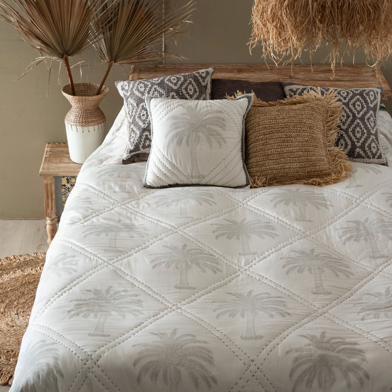 ベッド使いでリラックスタイムを。