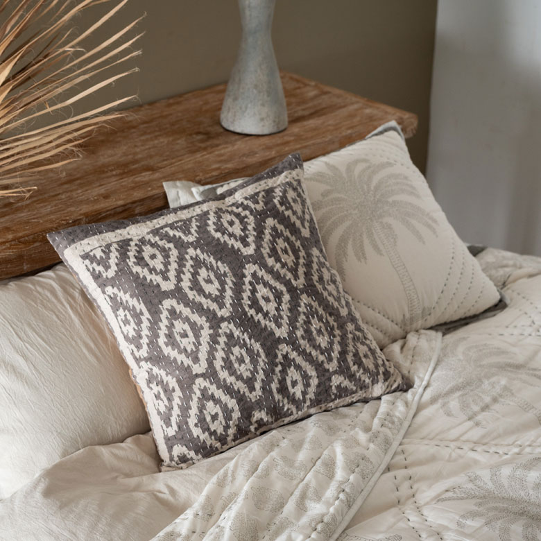 一緒に使いたいクッションカバー。