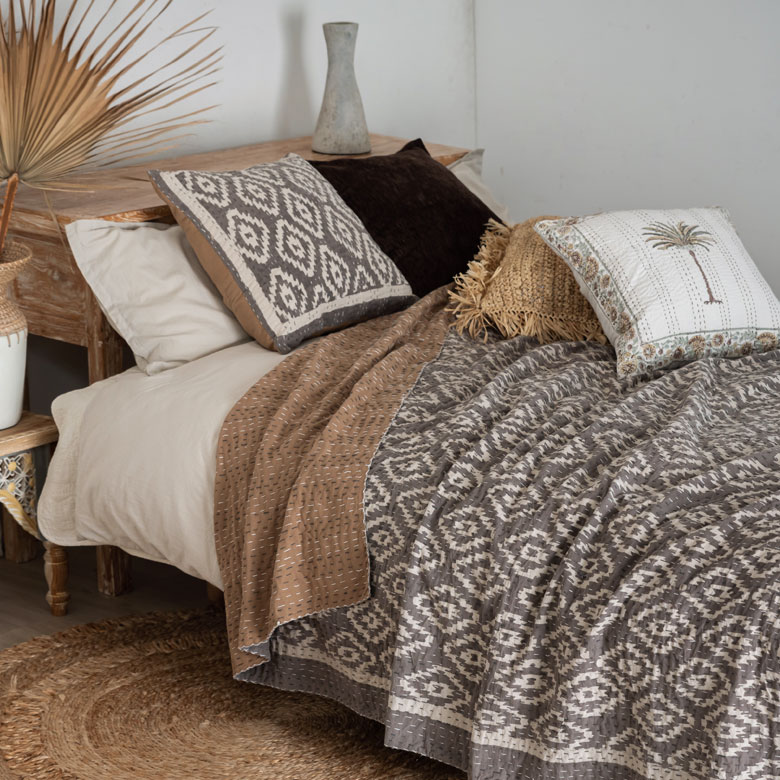 ベッド使いでリラックスタイムを。