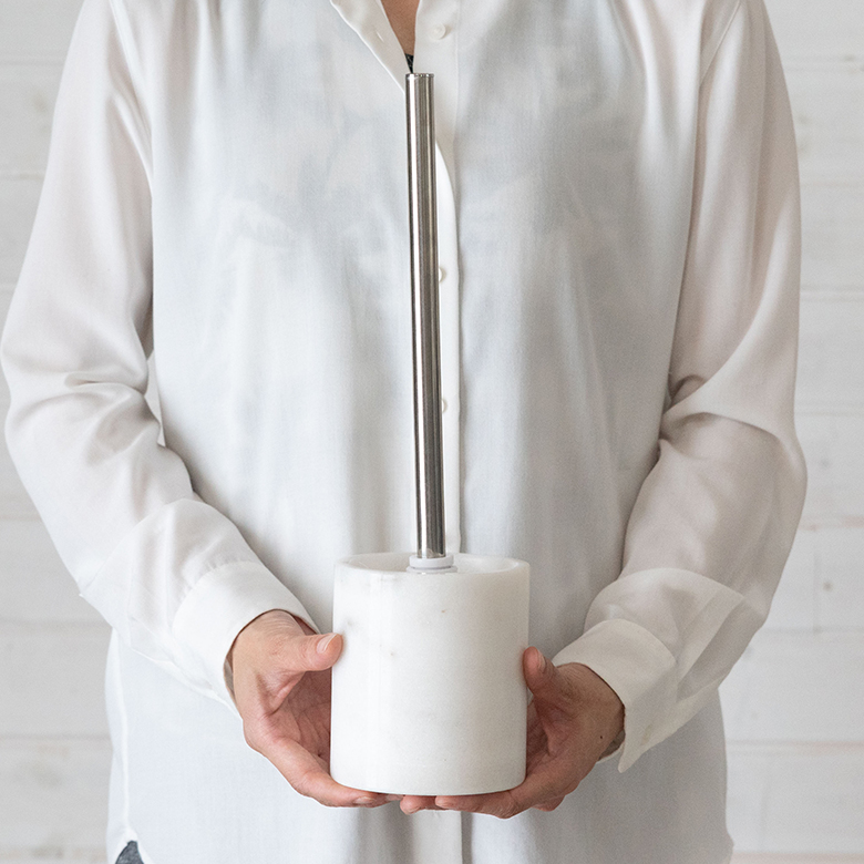 手に持つとこれくらいの大きさ