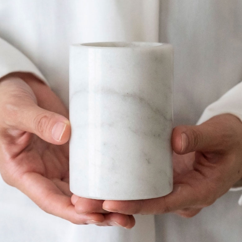 手に持つとこれくらいの大きさ