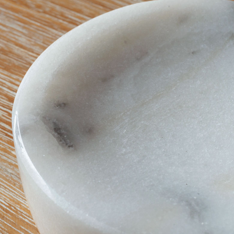 真鍮やゴールドとマッチする気品ある印象