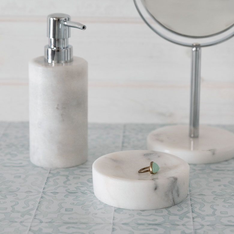 幅広いテイストにマッチ。組み合わせもおすすめ