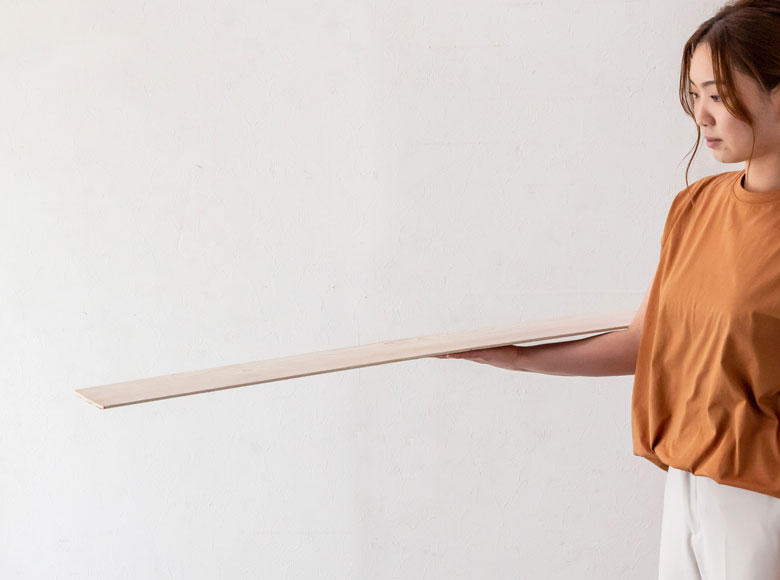 軽量だから、扱いやすく貼りやすい