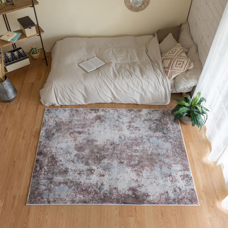 表情豊かなウィルトン織りラグ