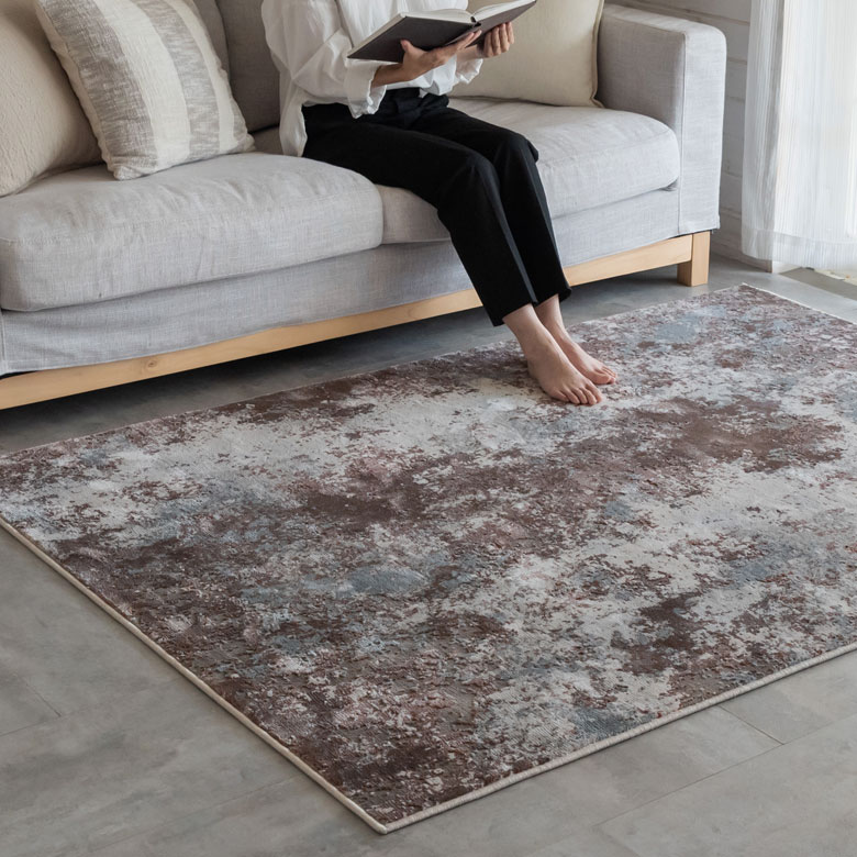 糸を贅沢に使用したウィルトン織り