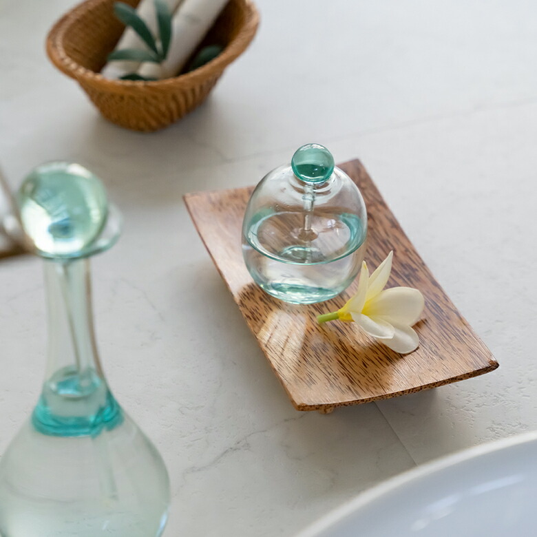 ココナッツウッドの独特の模様が特徴的