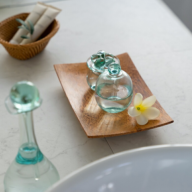 ココナッツウッドの独特の模様が特徴的