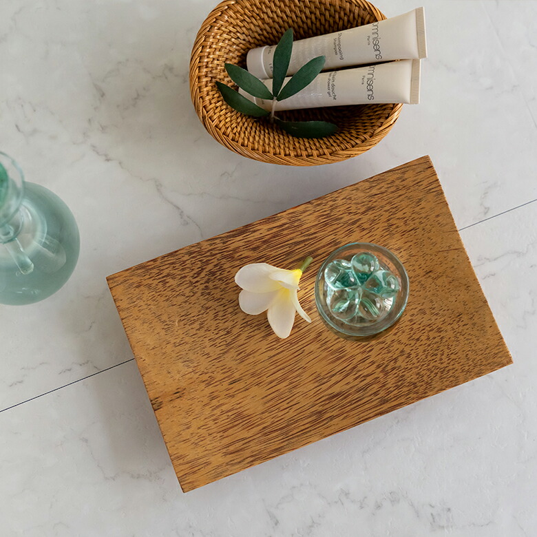 中央に向けてカーブがかかったフォルムは使い勝手も抜群