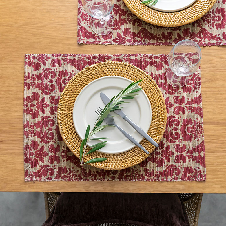 手作りで作られた天然素材、ウォーターヒヤシンスのランチョンマット