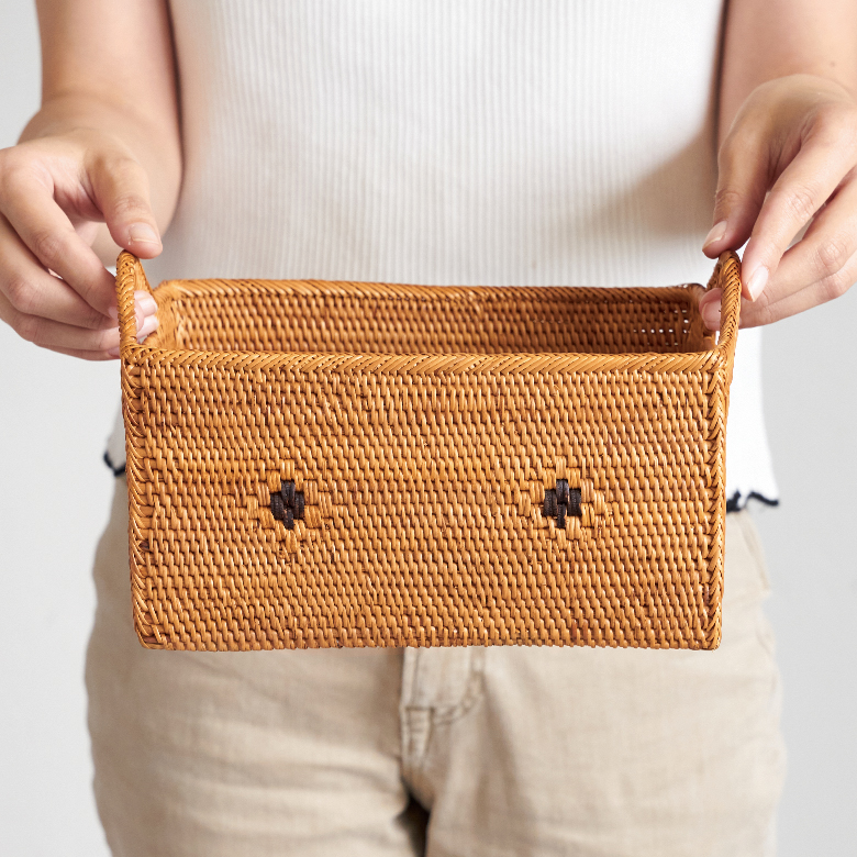 手に持つとこれくらい